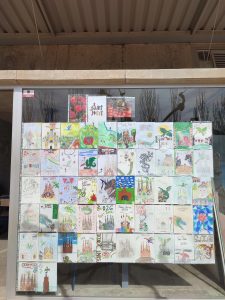 Els dies previs a la diada de Sant Jordi, l'escola es prepara amb entusiasme per acollir la festivitat com es mereix. Durant aquests dies, el nostre alumnat de cinquè i sisè de primària ha el.laborat unes tapadores amb motiu del centenari de la mort d'Antoni Gaudí. La tapadora més votada per part de l'alumnat participant serà l'escollida per encetar i presentar el recull de treballs literaris de cadascun dels alumnes de la nostra Primària.